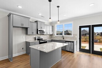 241 Susan Lynn Dr in Hazel Green, AL - Building Photo - Building Photo