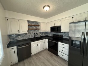 1201 SW 10th St-Unit -#1201 in Lincoln, NE - Building Photo - Building Photo