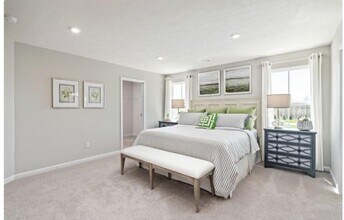 4000 Kapalua Ln in Jeannette, PA - Building Photo - Building Photo