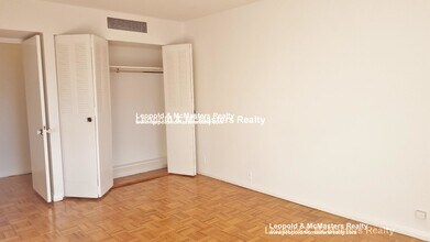 520 Washington St, Unit 2E in Brookline, MA - Building Photo - Building Photo