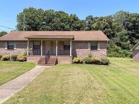 1418 Baggett Rd in Ringgold, GA - Building Photo
