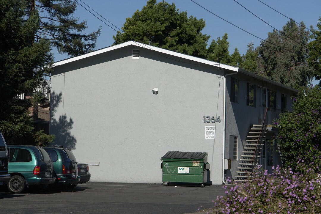 1364 C St in Hayward, CA - Building Photo