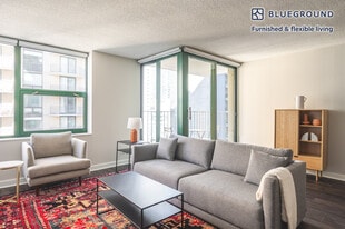 77 W Huron St in Chicago, IL - Building Photo