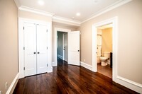 9 Alton Pl, Unit #2 in Brookline, MA - Foto de edificio - Building Photo