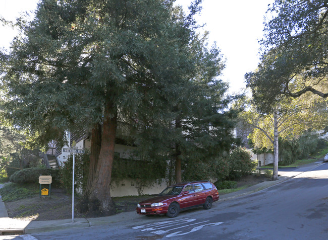 Huckleberry Hill Townhouses in Monterey, CA - Building Photo - Building Photo