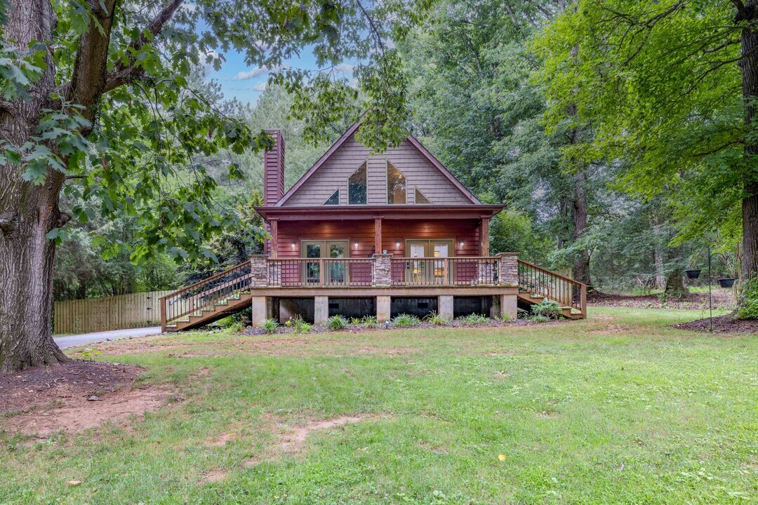 102 Serene St in Mount Gilead, NC - Building Photo