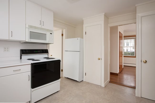142 Belknap St in Concord, MA - Building Photo - Building Photo