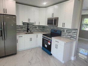 1929 SW 67th Ave in North Lauderdale, FL - Building Photo - Building Photo