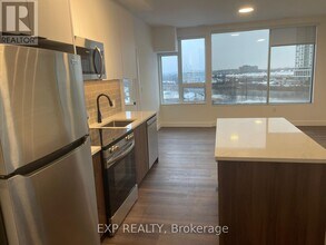 1600 James Naismith Dr in Ottawa, ON - Building Photo - Building Photo