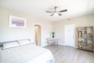 WESTMORELAND in Los Angeles, CA - Building Photo - Interior Photo