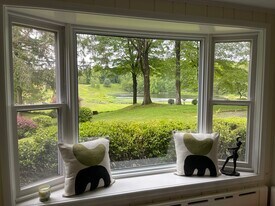 135 Old Stone Hill Rd in Pound Ridge, NY - Building Photo