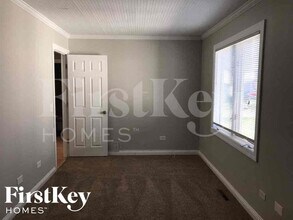 100 S Dilger Ave in Waukegan, IL - Building Photo - Building Photo