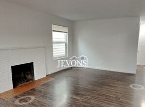 8330 Wabash Ave S in Seattle, WA - Building Photo - Building Photo