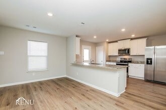 300 Sunnymeade Ln in Jarrell, TX - Building Photo - Building Photo