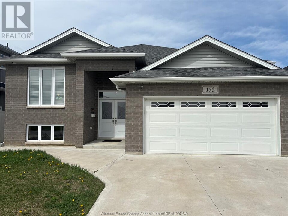 153 Lambert St in Amherstburg, ON - Building Photo