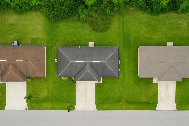 349-351 Justice Ave in Lehigh Acres, FL - Building Photo - Building Photo