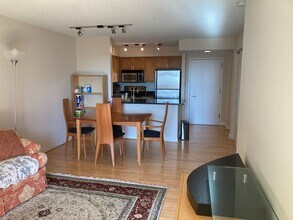 7500 Woodmont Ave in Bethesda, MD - Foto de edificio - Building Photo