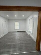298 Pine St, Unit 1 in Gardner, MA - Foto de edificio - Building Photo