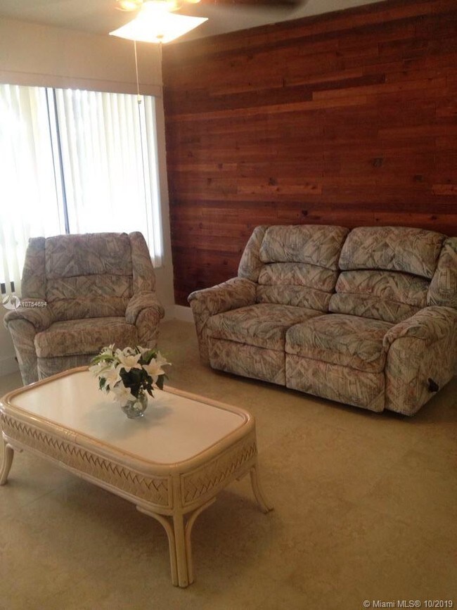 6111 SW 39th Ct-Unit -1-2 in Davie, FL - Building Photo - Building Photo