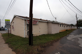 3402-3404 White Horse Rd in Greenville, SC - Foto de edificio - Building Photo