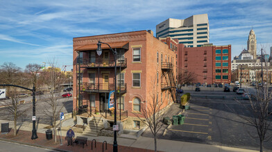 104 W Main St in Columbus, OH - Building Photo - Primary Photo