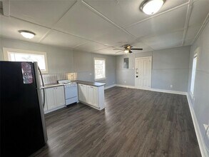 565 W Retta Esplanade-Unit -B in Punta Gorda, FL - Building Photo - Building Photo