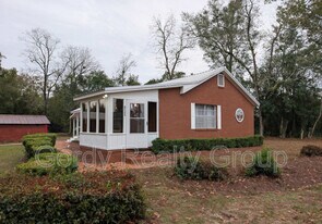 6505 Blue Springs Rd in Greenwood, FL - Building Photo