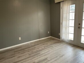 1517 TX-146 in La Porte, TX - Building Photo - Building Photo