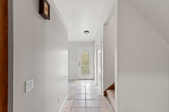 120 Windermere Dr in St. Clairsville, OH - Building Photo - Building Photo