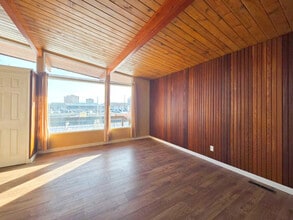 8820 Meadowlark Rd NW in Edmonton, AB - Building Photo - Building Photo