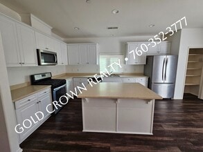 633 Las Lomas St in Imperial, CA - Building Photo - Building Photo