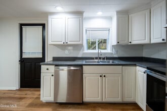 37 Undine St in Albany, NY - Building Photo - Building Photo