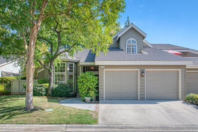 property at 2727 W Bluff Ave