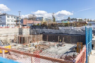 Lennox in North Vancouver, BC - Building Photo