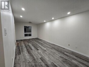 53 Sarrazin Way in Ottawa, ON - Building Photo - Building Photo