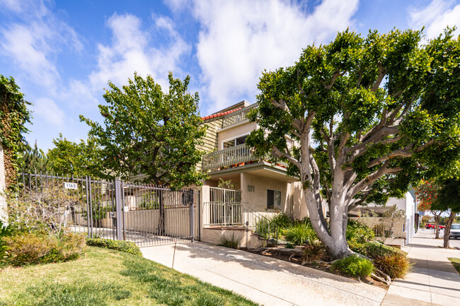 1171 Stanford St in Santa Monica, CA - Building Photo - Building Photo