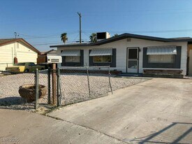 6121 Granada Cir in Las Vegas, NV - Building Photo