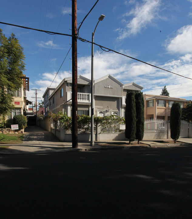 1758 N Alexandria Ave in Los Angeles, CA - Foto de edificio