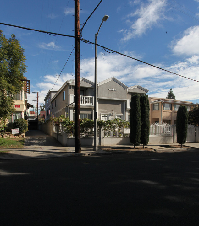 1758 N Alexandria Ave in Los Angeles, CA - Building Photo