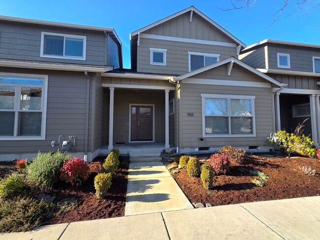 property at 955 Camelot Dr