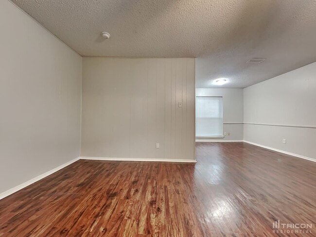 1916 Tracey Cir in Irving, TX - Building Photo - Building Photo