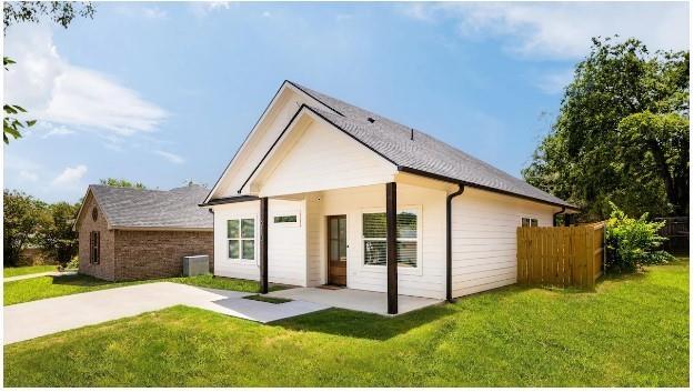 910 W Johnson St in Denison, TX - Building Photo - Building Photo