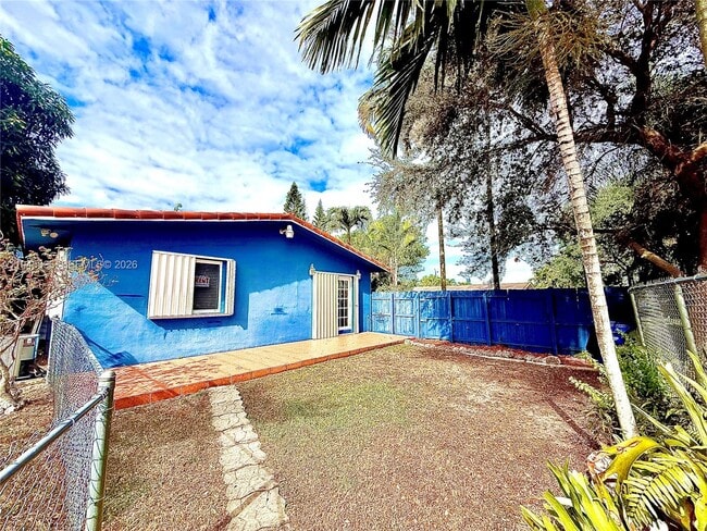 11900 SW 6th St in Miami, FL - Building Photo - Building Photo