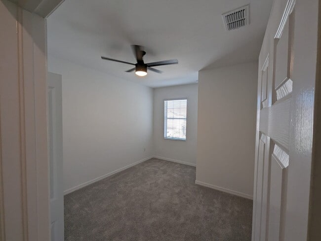 2831 Blossom Wy in Naples, FL - Building Photo - Building Photo