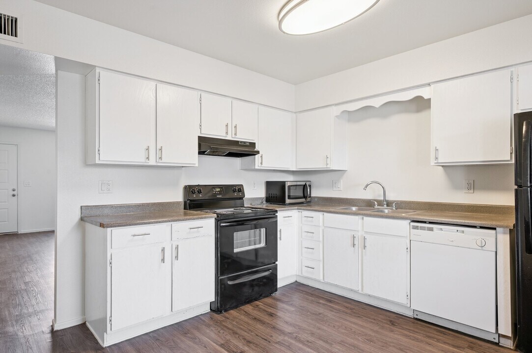 Terra Vista Gardens in Mesa, AZ - Building Photo