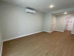 1865 North Fuller Ave in Los Angeles, CA - Building Photo - Interior Photo