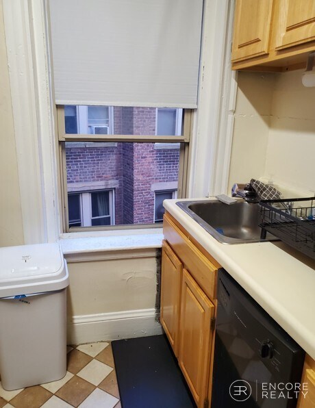 1616 Massachusetts Ave, Unit 6 in Cambridge, MA - Building Photo - Building Photo