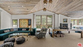 11662 Duque Dr in Los Angeles, CA - Building Photo