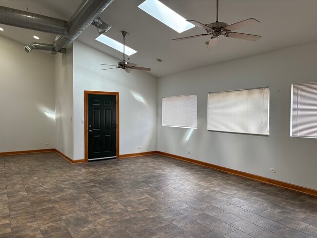 16649 Oak Park Ave in Tinley Park, IL - Building Photo - Building Photo