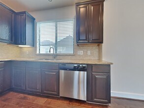 9062 Laverne Cres in Houston, TX - Building Photo - Building Photo
